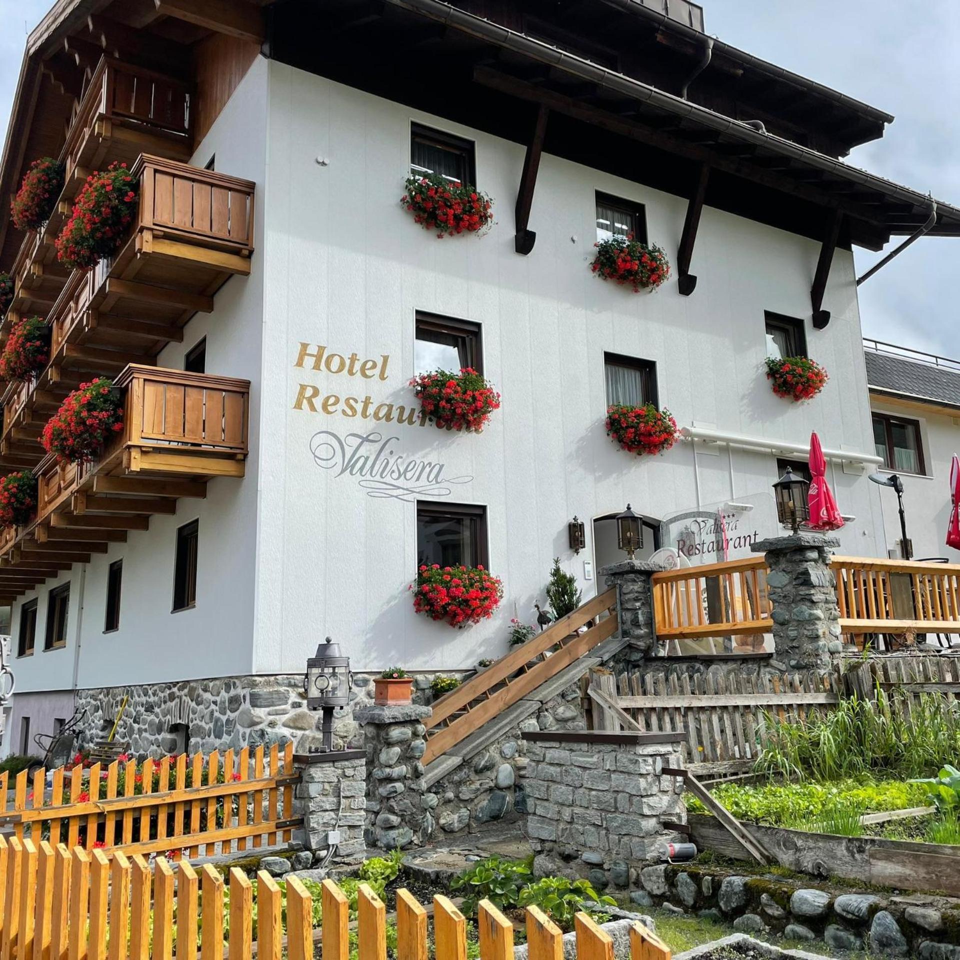 Hotel Valisera Galtur Bagian luar foto